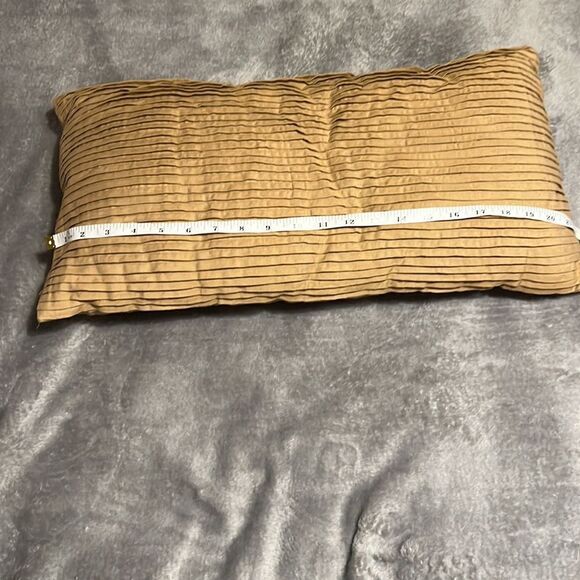 Tan/brown pillow. One side pleated/one side buttons - Picture 3 of 4